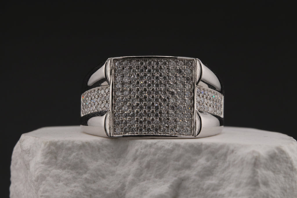 Luminary Pavé Halo Ring