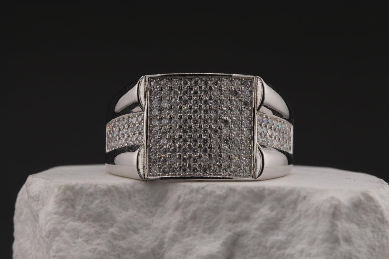 Luminary Pavé Halo Ring