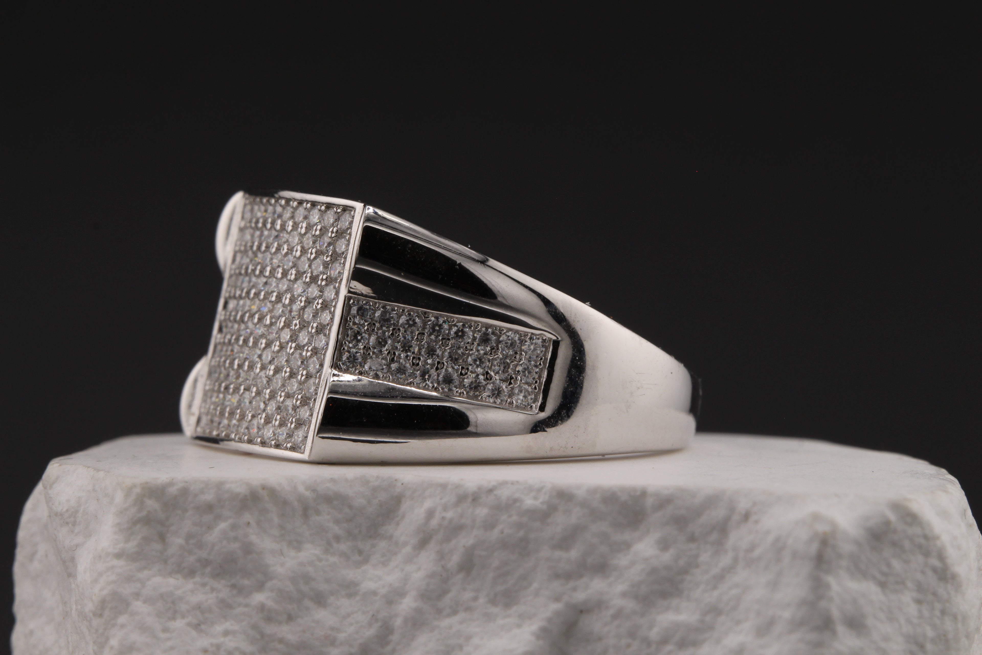 Luminary Pavé Halo Ring