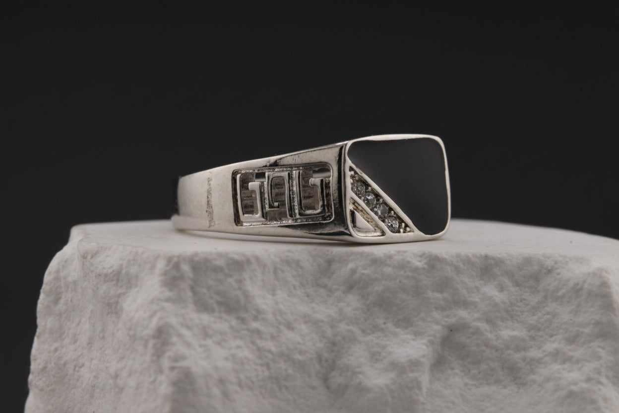 The Gray Onyx Signet