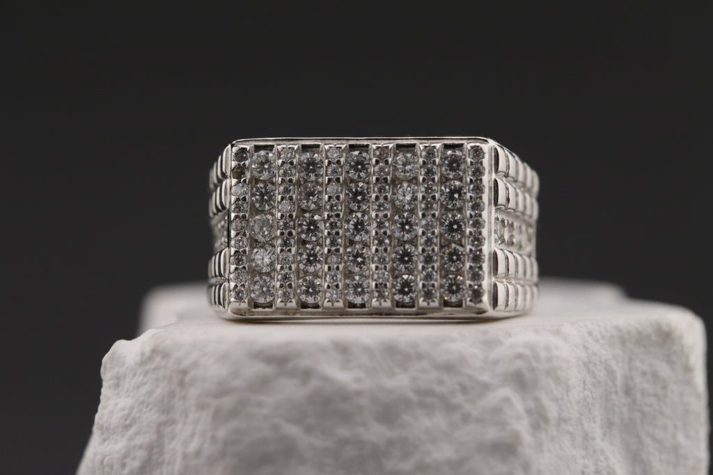 Noir Apex Ring
