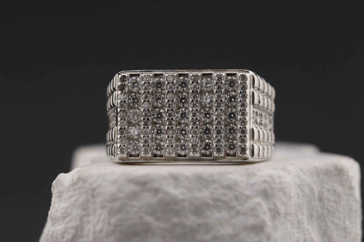 Noir Apex Ring
