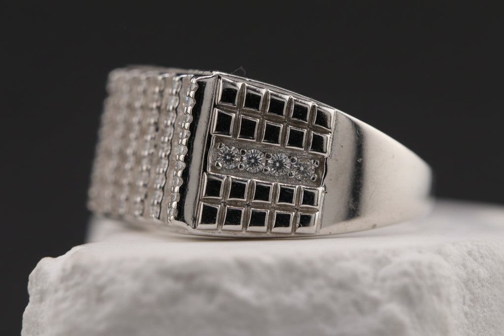 Noir Apex Ring