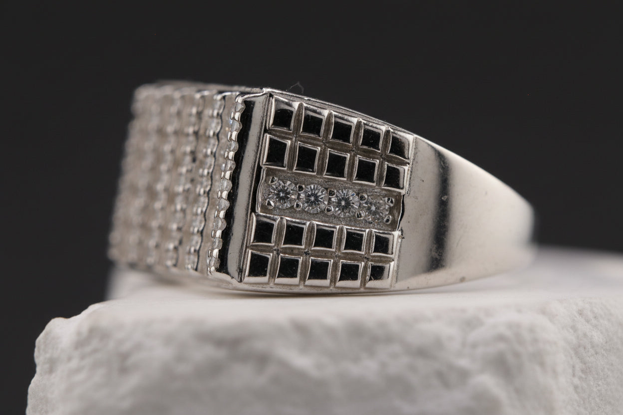 Noir Apex Ring