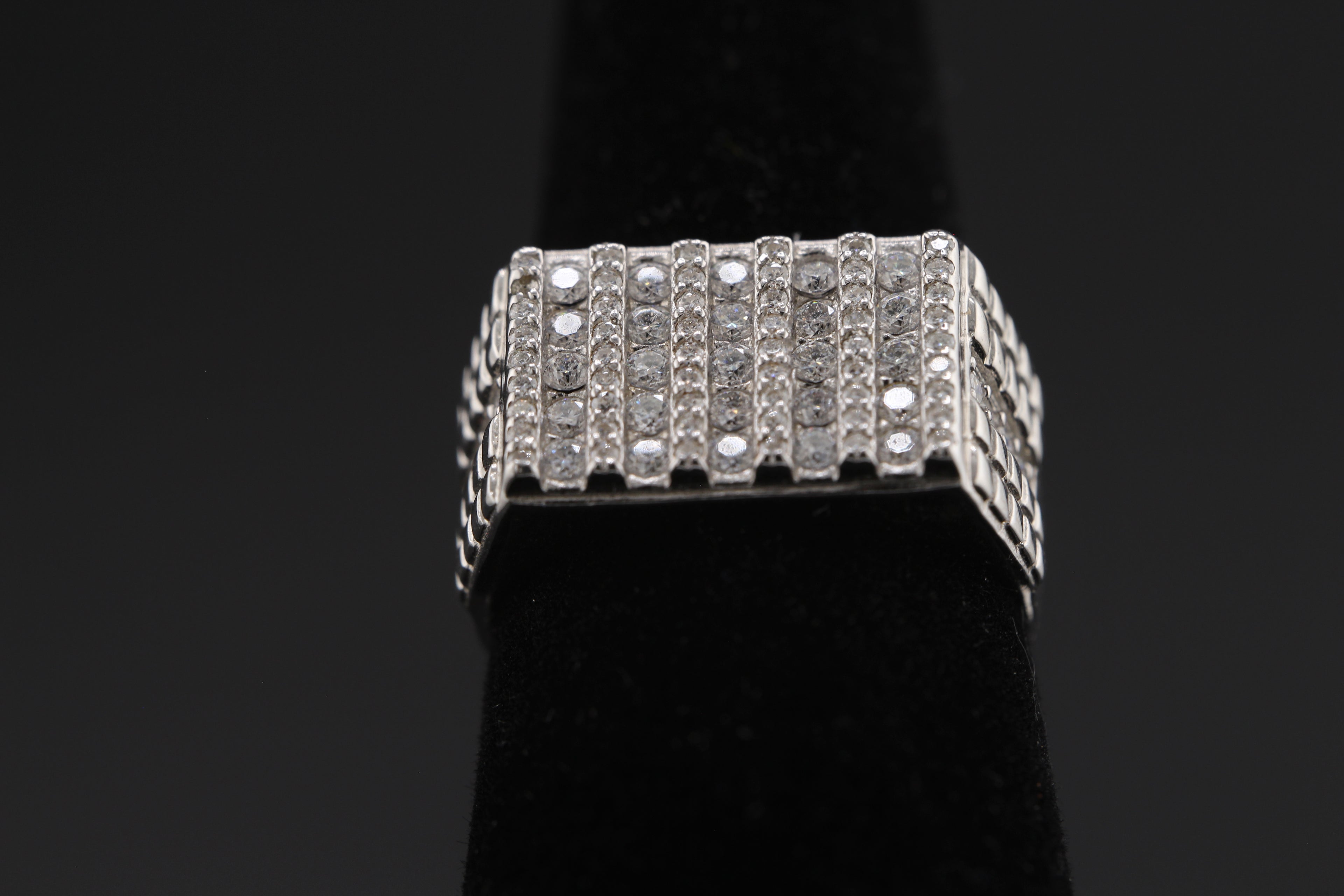 Noir Apex Ring
