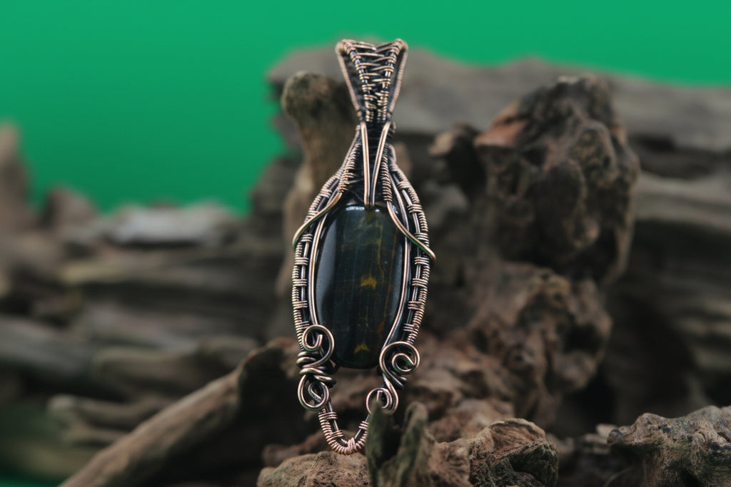 Golden Gaze — Tiger's Eye & Copper Wire Pendant